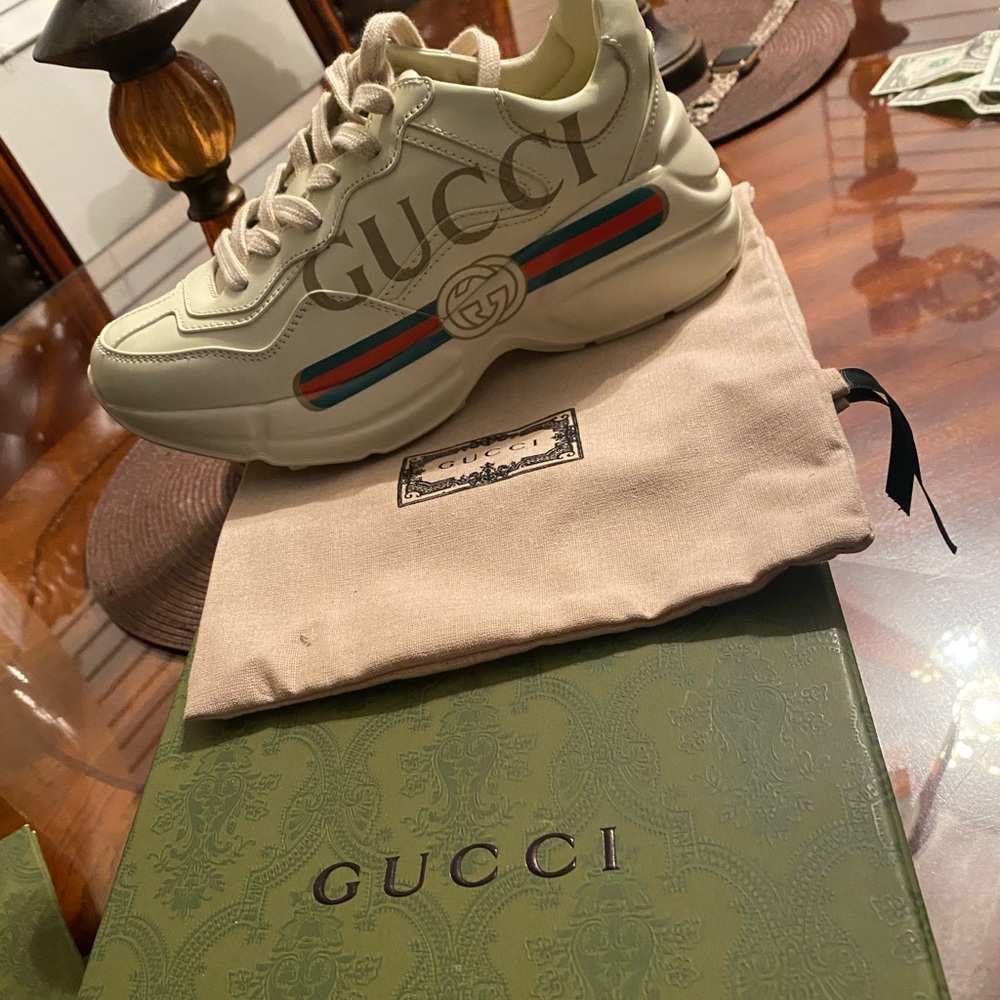 New! Never worn. Perfect condition size 36